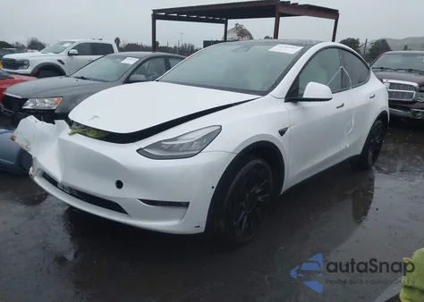 2021 Tesla Model Y Long Range Dual Motor All-Wheel Drive z USA, uszkodzony, nr VIN 5YJYGDEE5MF201460